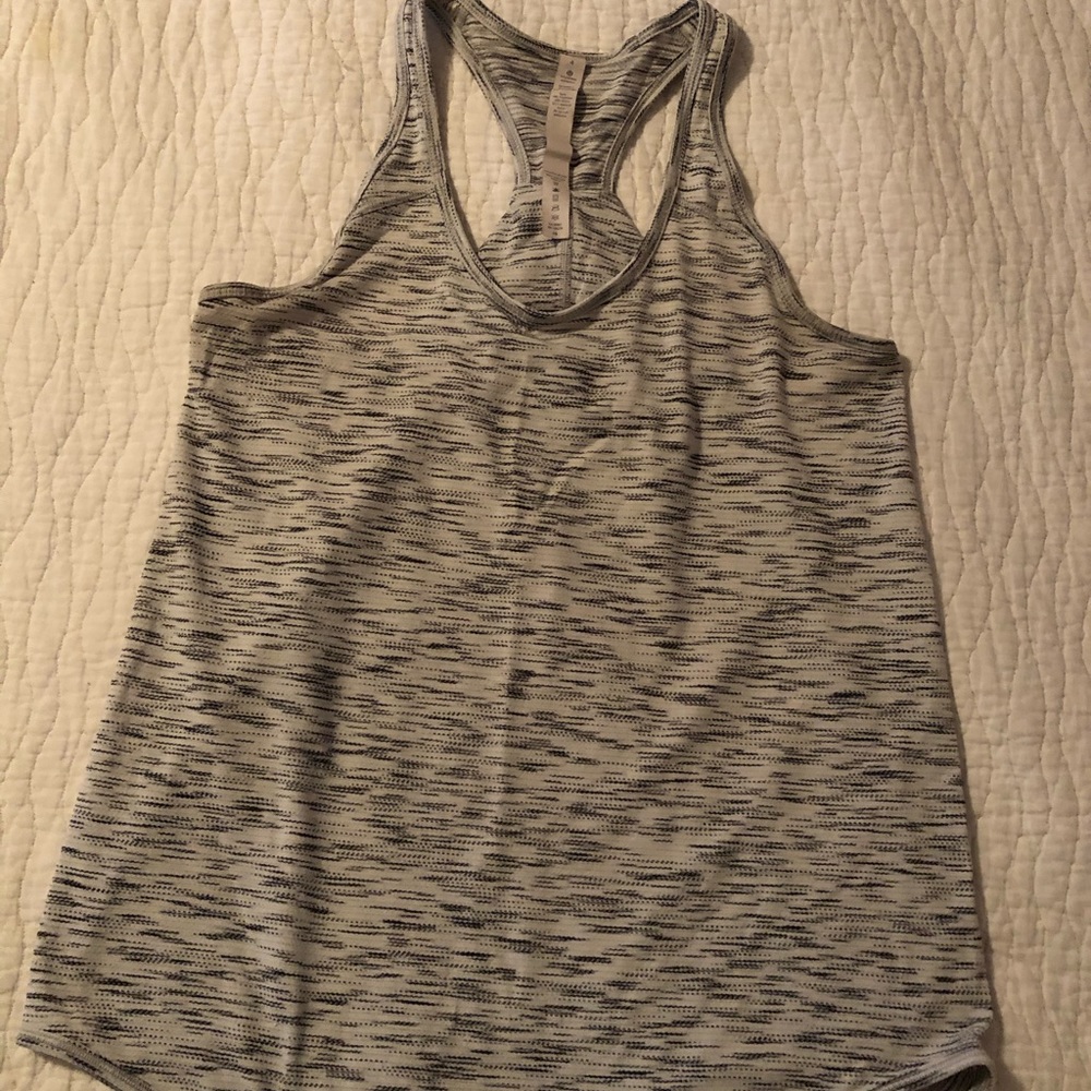 Lululemon essential tank - Picture 2 of 4